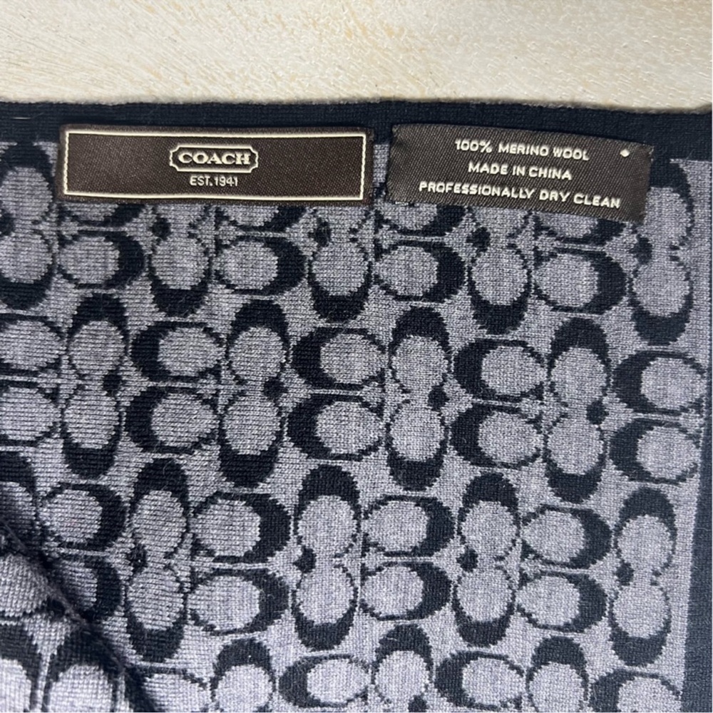 Coach Merino Wool Black and Gray Reversible Signature C’s Scarf - Picture 3 of 8